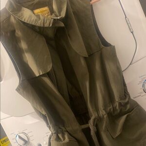 Vera Wang Olive Green Sleeveless Jacket